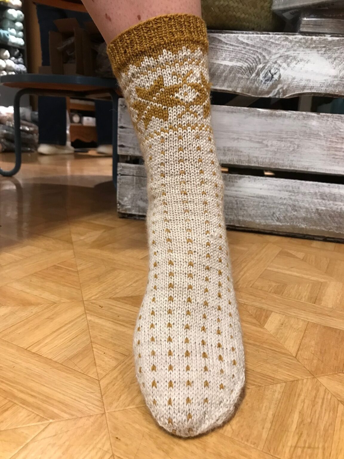 Gullsokken - Merete Norheindesign hos Fru Kvist