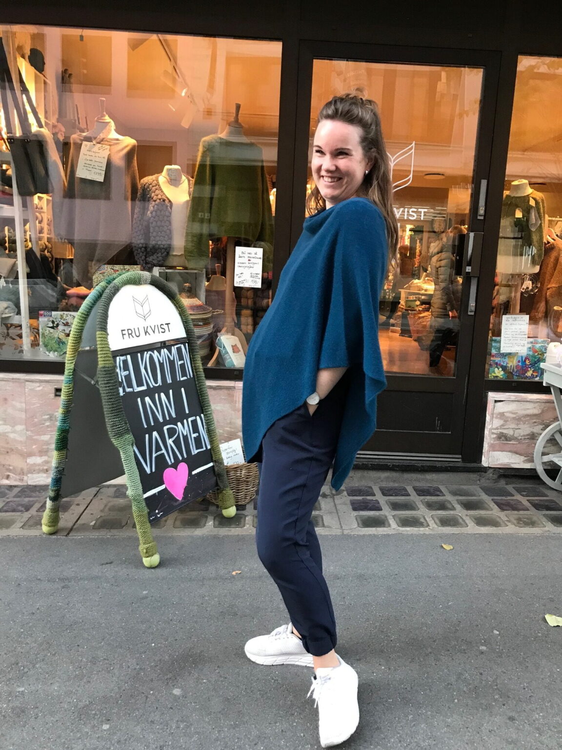 Poncho i 100% kasjmir - Fru Kvists eget design - Bilde 8