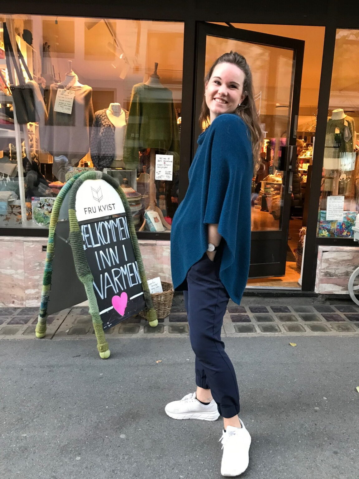 Poncho i 100% kasjmir - Fru Kvists eget design - Bilde 10