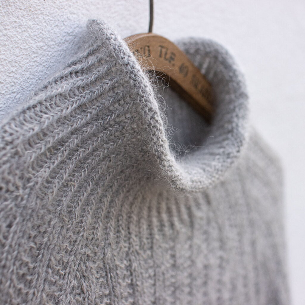 Ribbed jumper av Anne Ventzel av originalt garnvalg av designeren - garnpakke