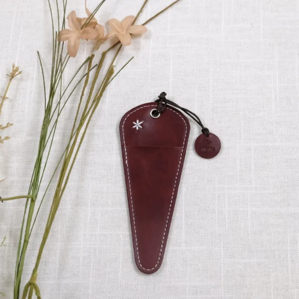 Mauds Sakseetui kunstskinn Vinrød