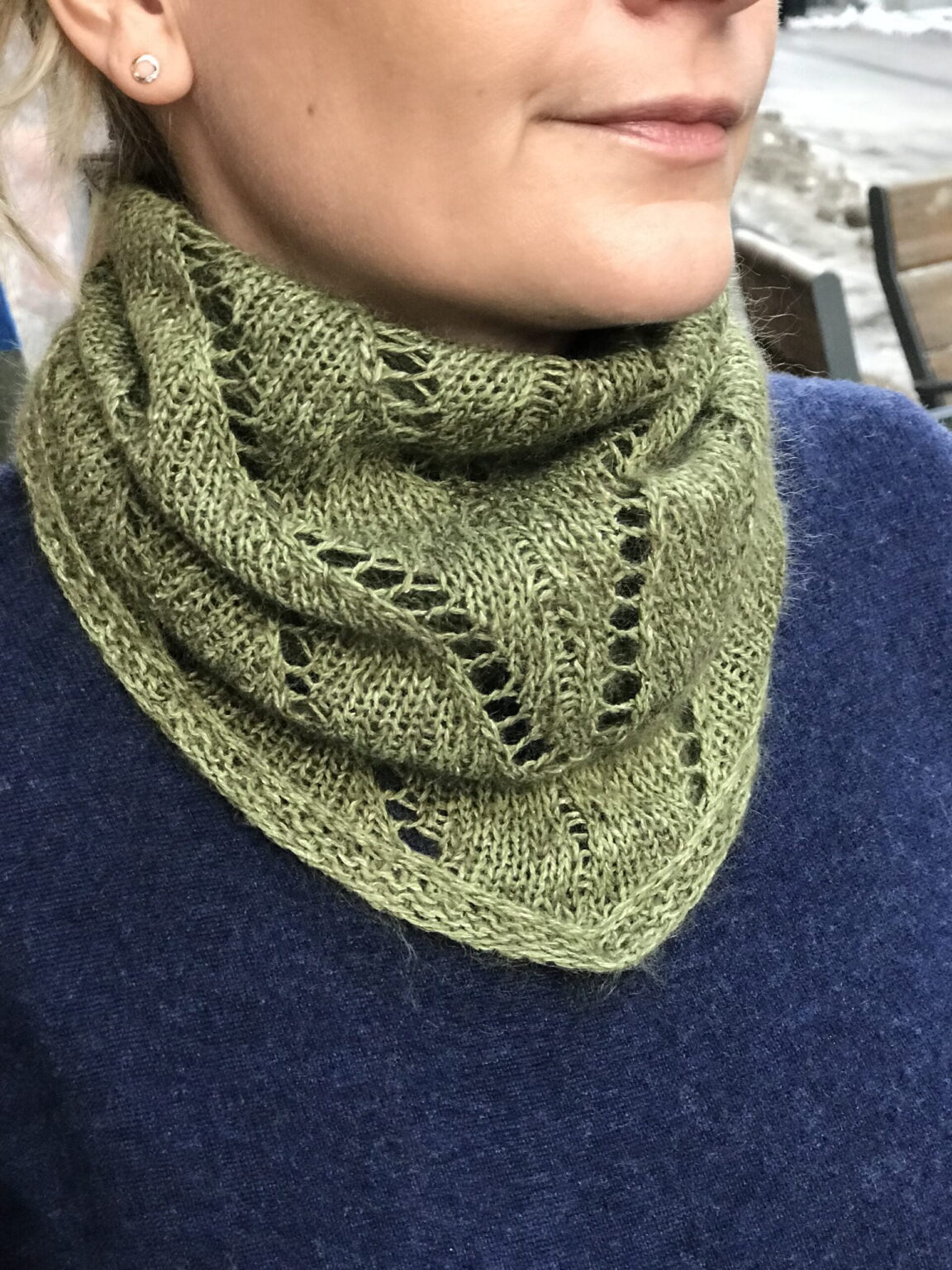 Fru Kvist Bandana - garnpakke i ITO garn design Merete Norheim hos Fru Kvist - lite strikket sjal