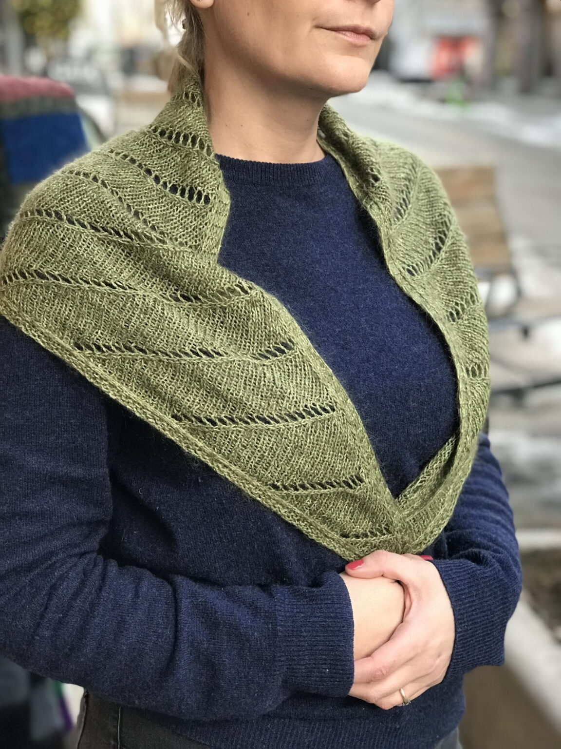 Fru Kvist Bandana - garnpakke i ITO garn design Merete Norheim hos Fru Kvist - lite strikket sjal