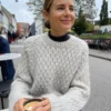 Jenny Sweater av PetiteKnit - Garnpakke hos Fru Kvist i Oslo. Dansk garn og god service