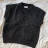 Weekend Slipover V-neck av PetiteKnit - Garnpakke hos Fru Kvist