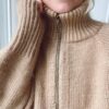 Zipper Sweater – My Size av PetiteKnit - Garnpakke får du hos Fru Kvist i Peruvian fra Filcolana. Nydelig ull som ikke klør.