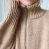 Zipper Sweater – My Size av PetiteKnit - Garnpakke får du hos Fru Kvist i Peruvian fra Filcolana. Nydelig ull som ikke klør.