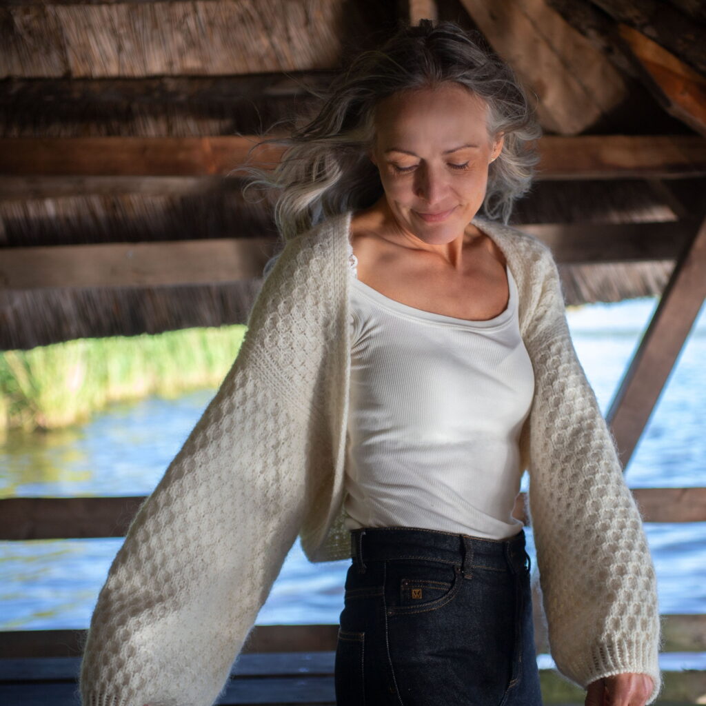 Smilla's Sleeves av Anne Ventzel - garnpakke med garn fra Filcolana