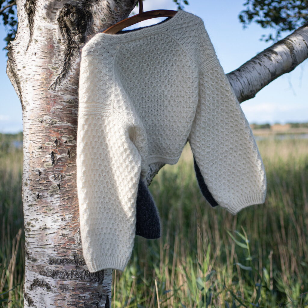 Smilla's Sleeves av Anne Ventzel - garnpakke med garn fra Filcolana
