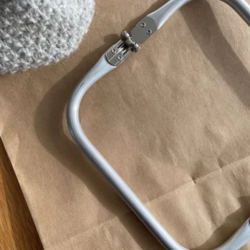 Frame til clutch fra PetiteKnit