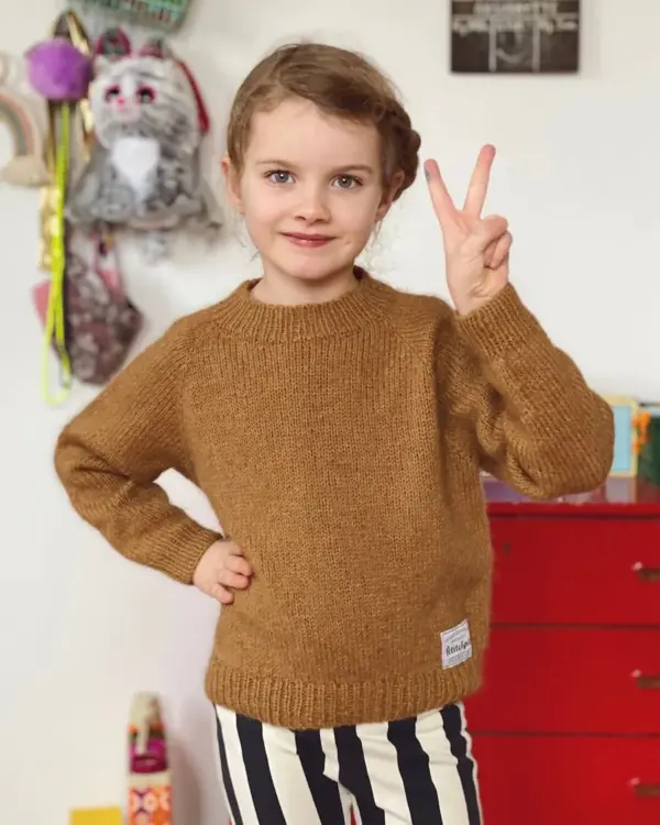 ingen dikkedarer sweater junior PetiteKnit enkel strikkegenser barn No frills frukvist.no