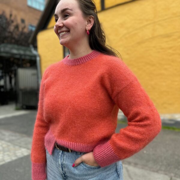 Flora pullover av Hanne Rimmen