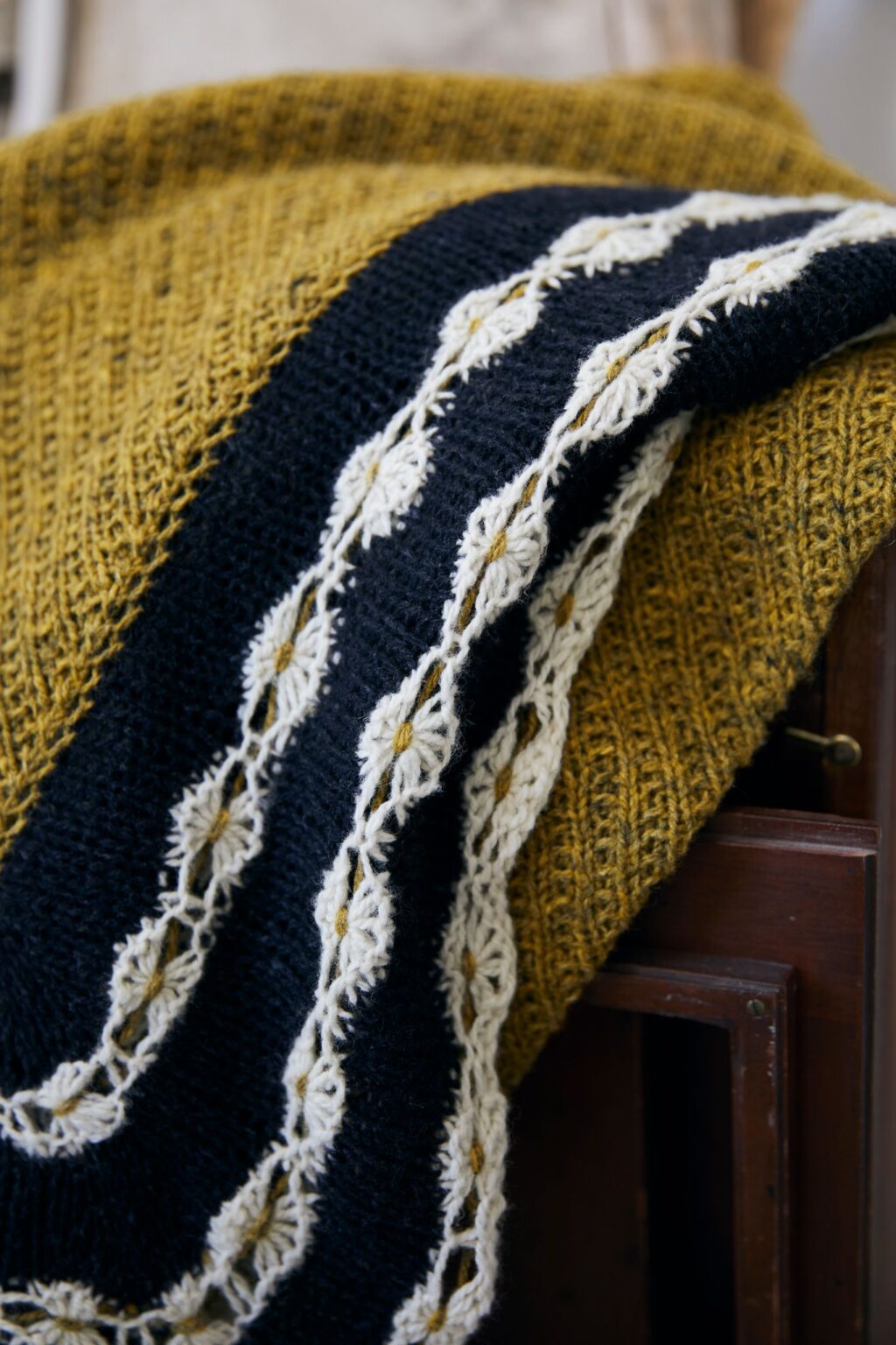 Knits from the LYS: Espace Tricot. Laine publishing. frukvist.no