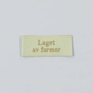 Villy Jensen Stofflabel - laget av farmor