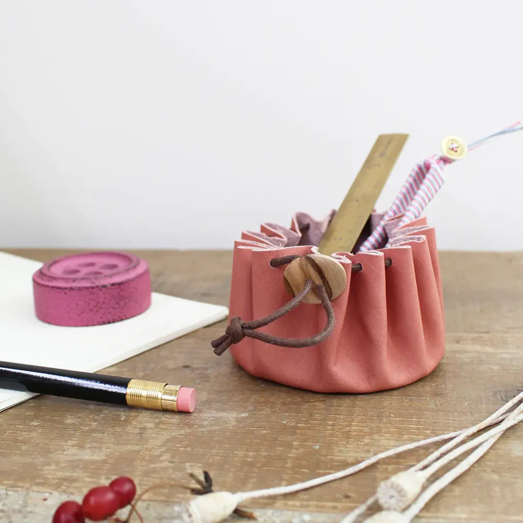 cohana plissert skinnpose lærpose Himeji Leather Pouch japansk strikkeverktøy frukvist.no