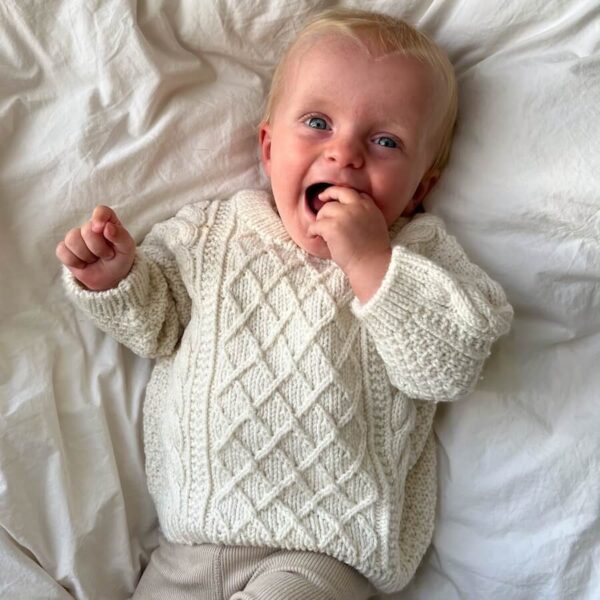 Moby Sweater Baby av PetiteKnit