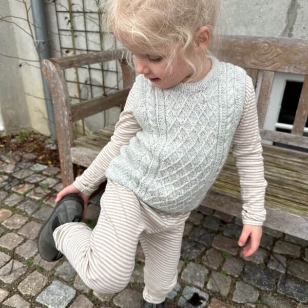 Moby Slipover Mini av PetiteKnit