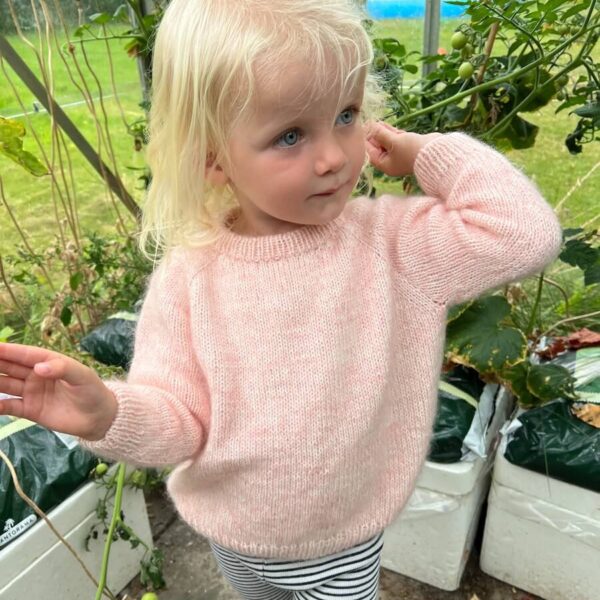 Monday Sweater Junior av PetiteKnit