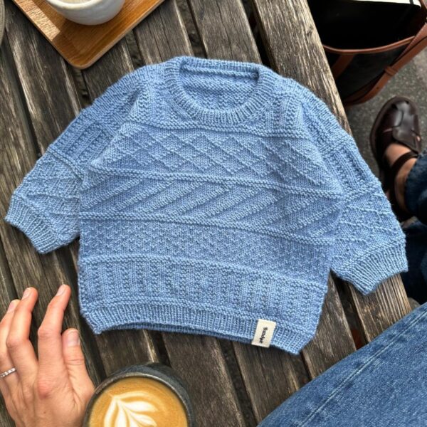 Storm Sweater Baby av PetiteKnit