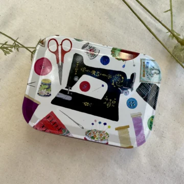 Boks med stilig sømmotiv