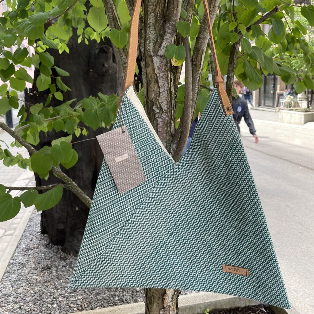 Woven Konvoluttveske