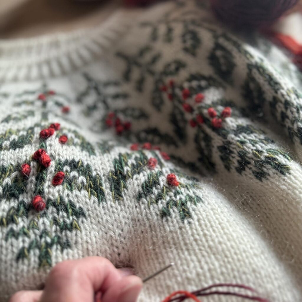 Kristtjørn Christmas Sweater av Hanne Rimmen - Bilde 5