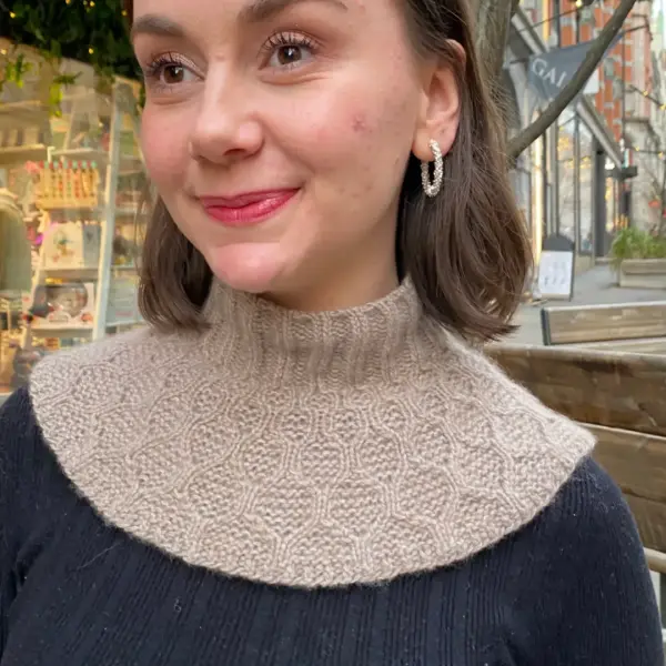 Cable Cowl av Anne Ventzel