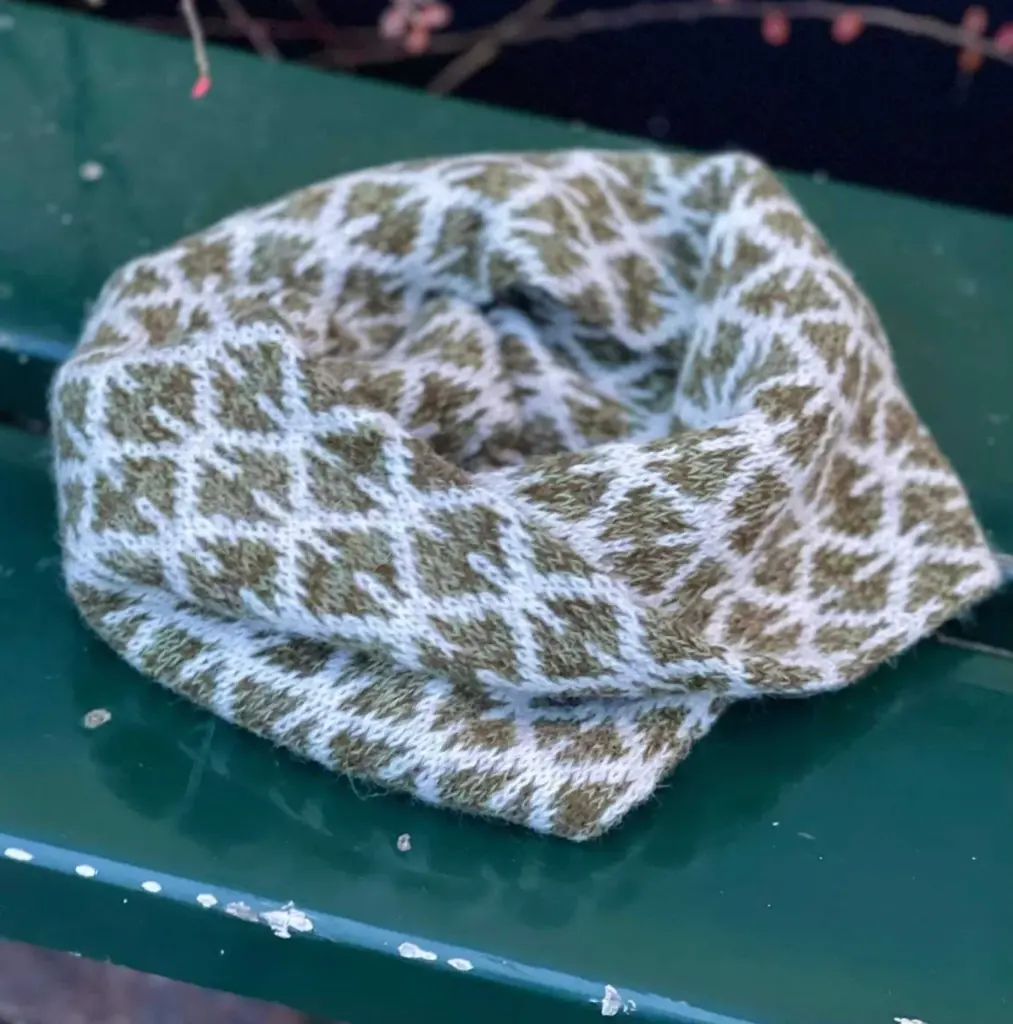 Aase Infinity Scarf av Hanne Rimmen - Bilde 3