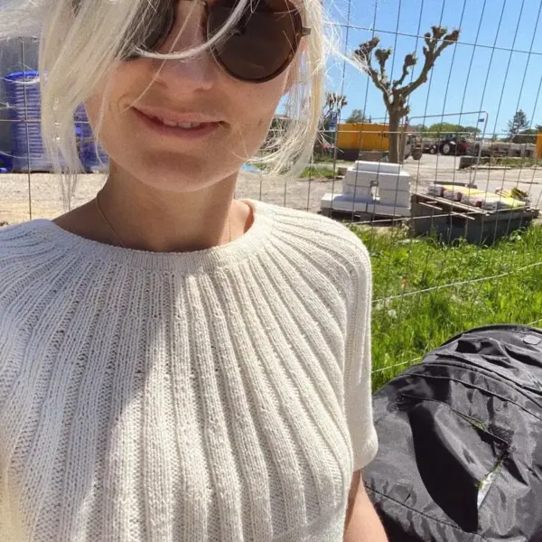 Sunday Tee av PetiteKnit