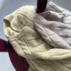 Braidy Loop Tee av Other Loops. begge farger