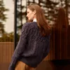 Entwined: Cables, Lace and Knitted Textures. Modell: Spell