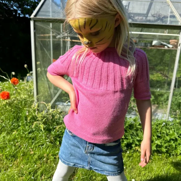 Sommertopp til barn fra PetiteKnit