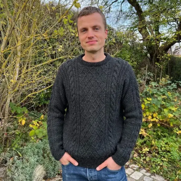 Moby Sweater Man av PetiteKnit