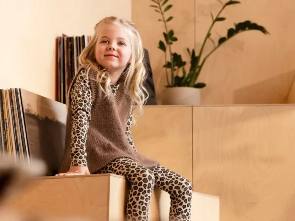 Mini Bear av Maria Bach Jensen (Sanastrik), Nordic Roots Kolleksjon fra Filcolana. Hovedbilde