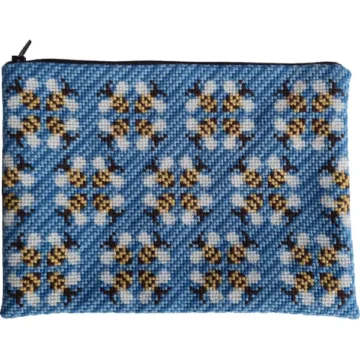 Fru Zippe Broderi Clutch bee together