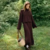 Sandnes Garn Brady Sweater og Emmerson Dress brunt sett