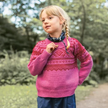 Sandnes Garn 2411 Norske Ikoner Marius Barnegenser Rosa produktbilde