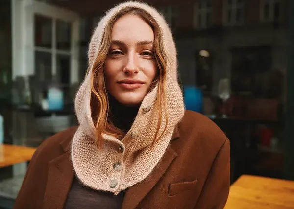 Andrea Hood av Helga Jóna Thórunnardóttir, lys modell