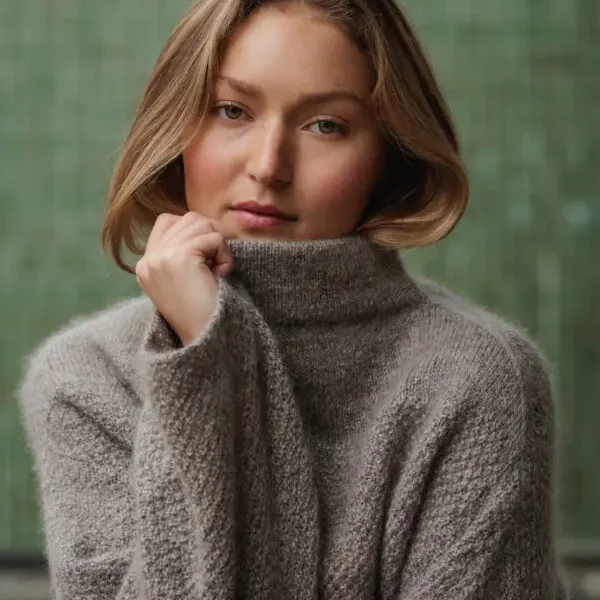 Basis no 2 av Augustins, strikket i Hillesvåg Sølje og Isager Silk Mohair