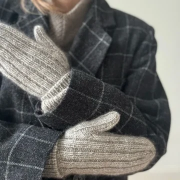 Dual Loop Mittens av Other Loops