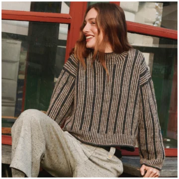 Edda Sweater av Hanne Rimmen fra Isager Archies 2, strikket i Isager Tweed og Highland Wool, hovedbilde