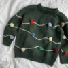 Let's Christmas Sweater available PetiteKnit I Double Sunday fra Sandnes Garn, grønn modell
