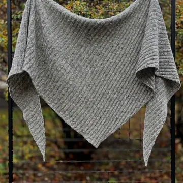 Hello Basic Ribbon Shawl av Tanya Mulokas