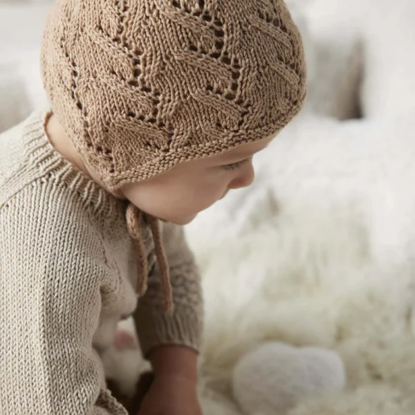 Lang Yarns Jutta kyse og Søren heldrakt fra Punto 83 Baby Cotton Naturally Colored