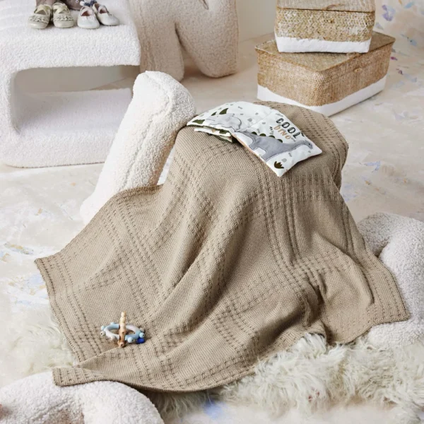 Lang Yarns Magnus babyteppe fra Punto 83 Baby Cotton Naturally Colored