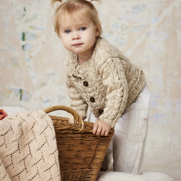 Lang Yarns Siv jakke og Edda babyteppe fra Punto 83 Baby Cotton Naturally Colored
