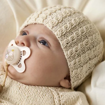 Lang Yarns Skye lue og Rune genser fra Punto 83 Baby Cotton Naturally Colored