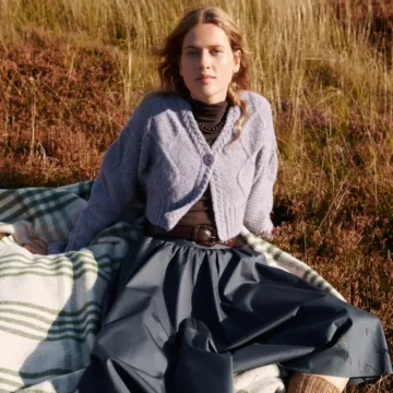 Tversted Cardigan av Helga Isager