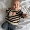 Otto Sweater Baby av PetiteKnit, strikket i Sandnes Sunday