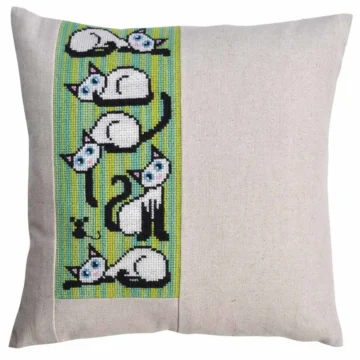 Fru Zippe Putetrekk, motiv: katte i det grønne 1